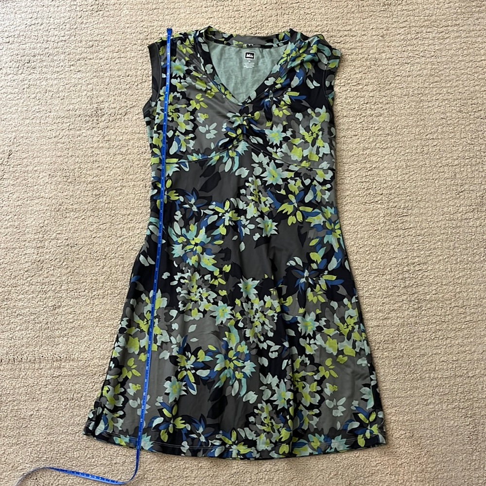 Rei dress medium